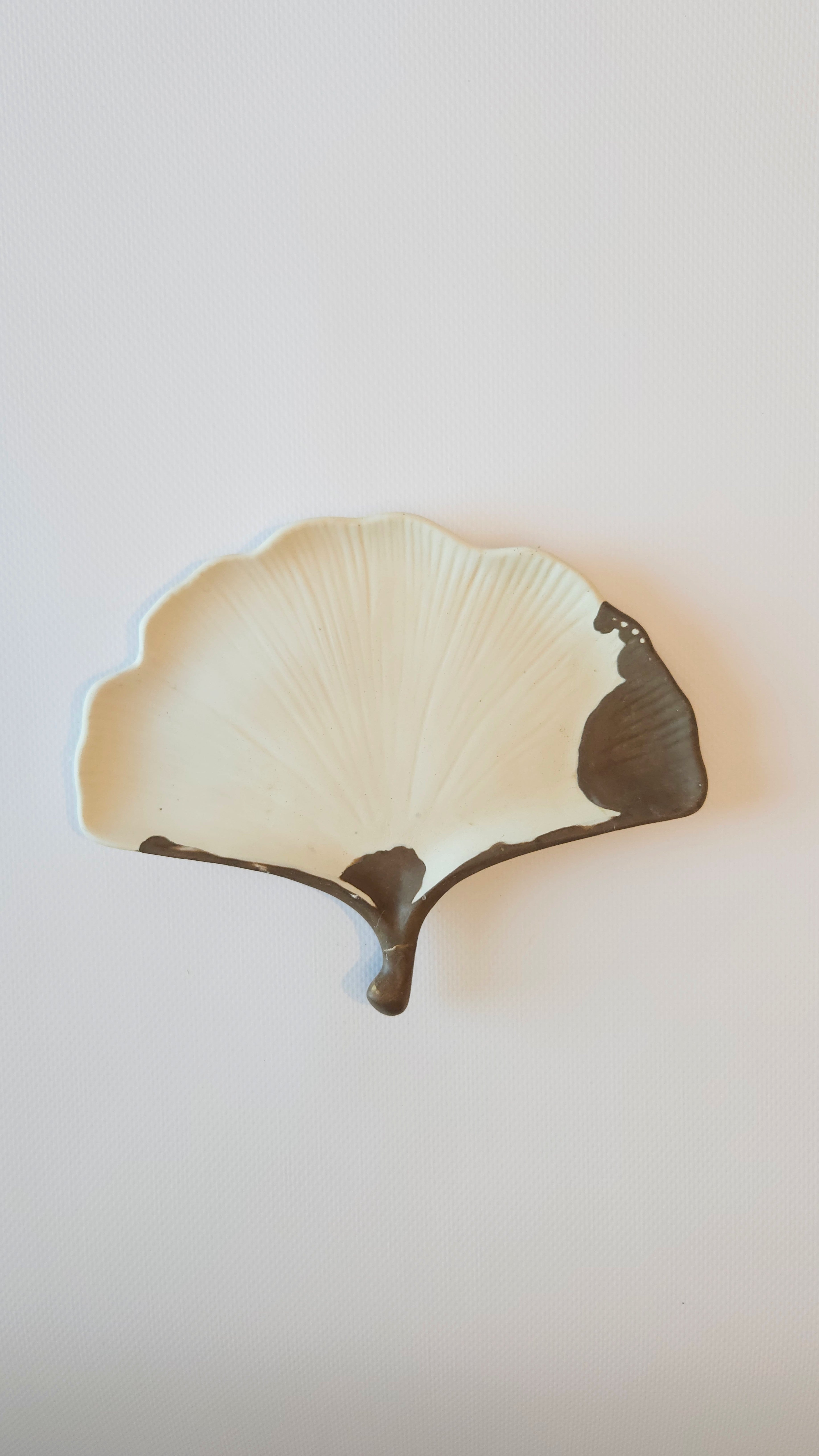 Podstawka gipsowa „Ginkgo” – rękodzieło inspirowane naturą